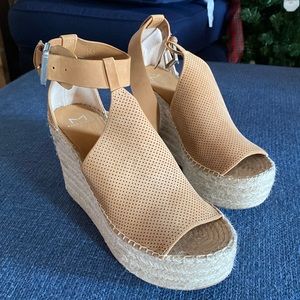NWOT Marc Fisher Espadrille Wedge